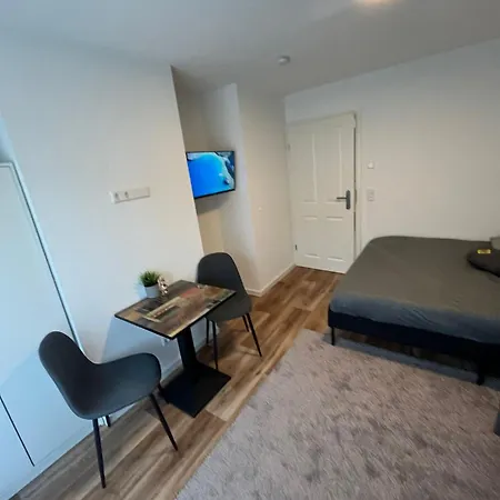 Albergue Hub 25 - Mit Balkon - Coffee For Free - Karlsruhe