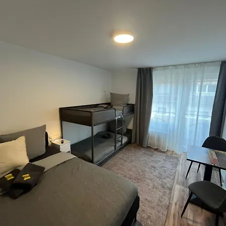 Hub 25 - Mit Balkon - Coffee For Free - אכסניה *