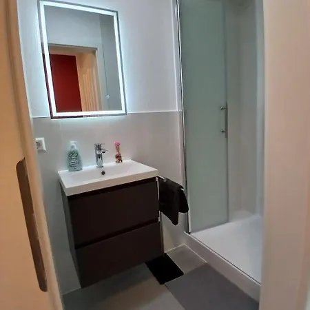 Albergue Hub 25 - Mit Balkon - Coffee For Free - *